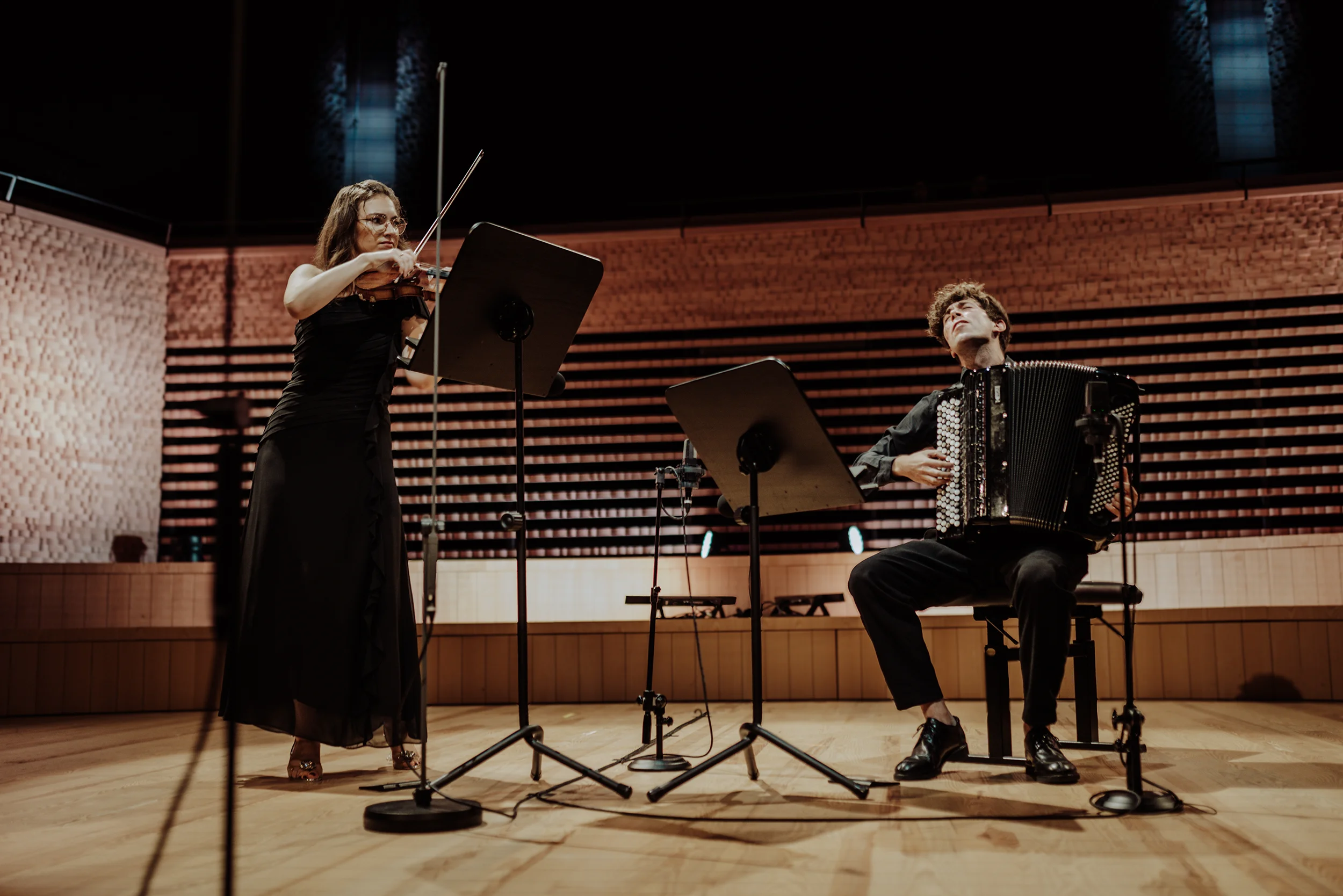 Lekcje Muzyki / Karolina Mikołajczyk / Iwo Jedynecki